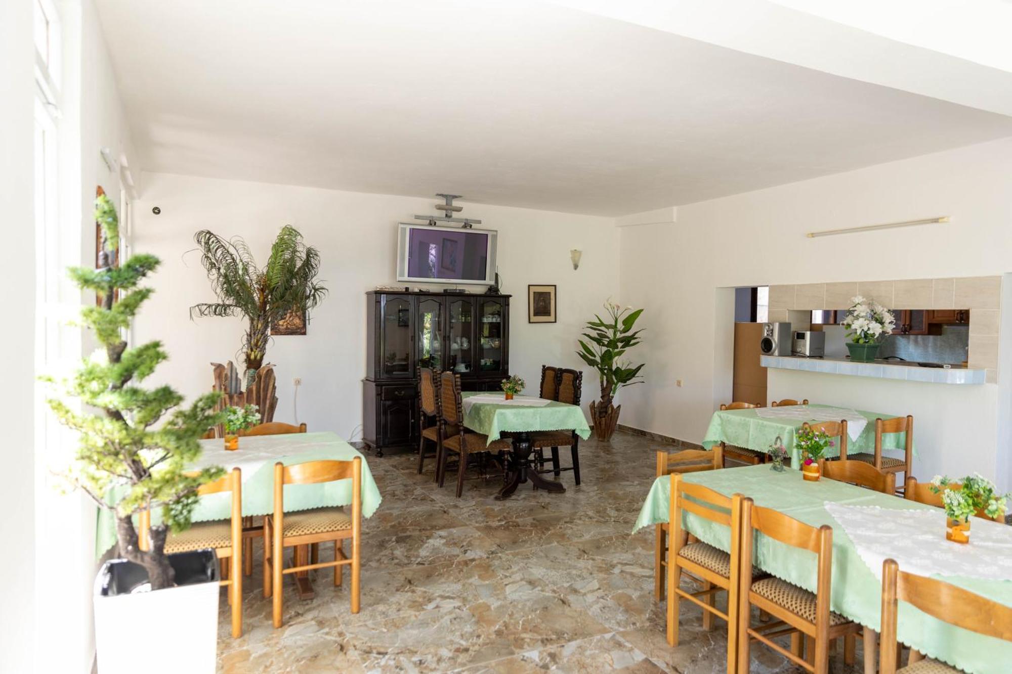 Guest House Aldin Ulcinj Exteriör bild
