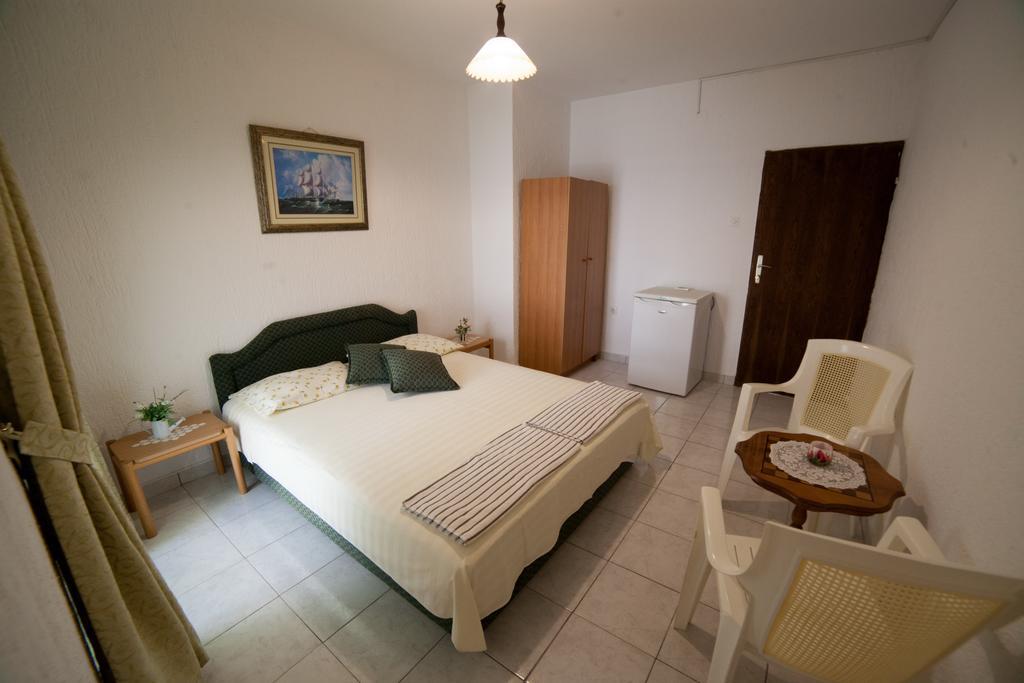 Guest House Aldin Ulcinj Exteriör bild
