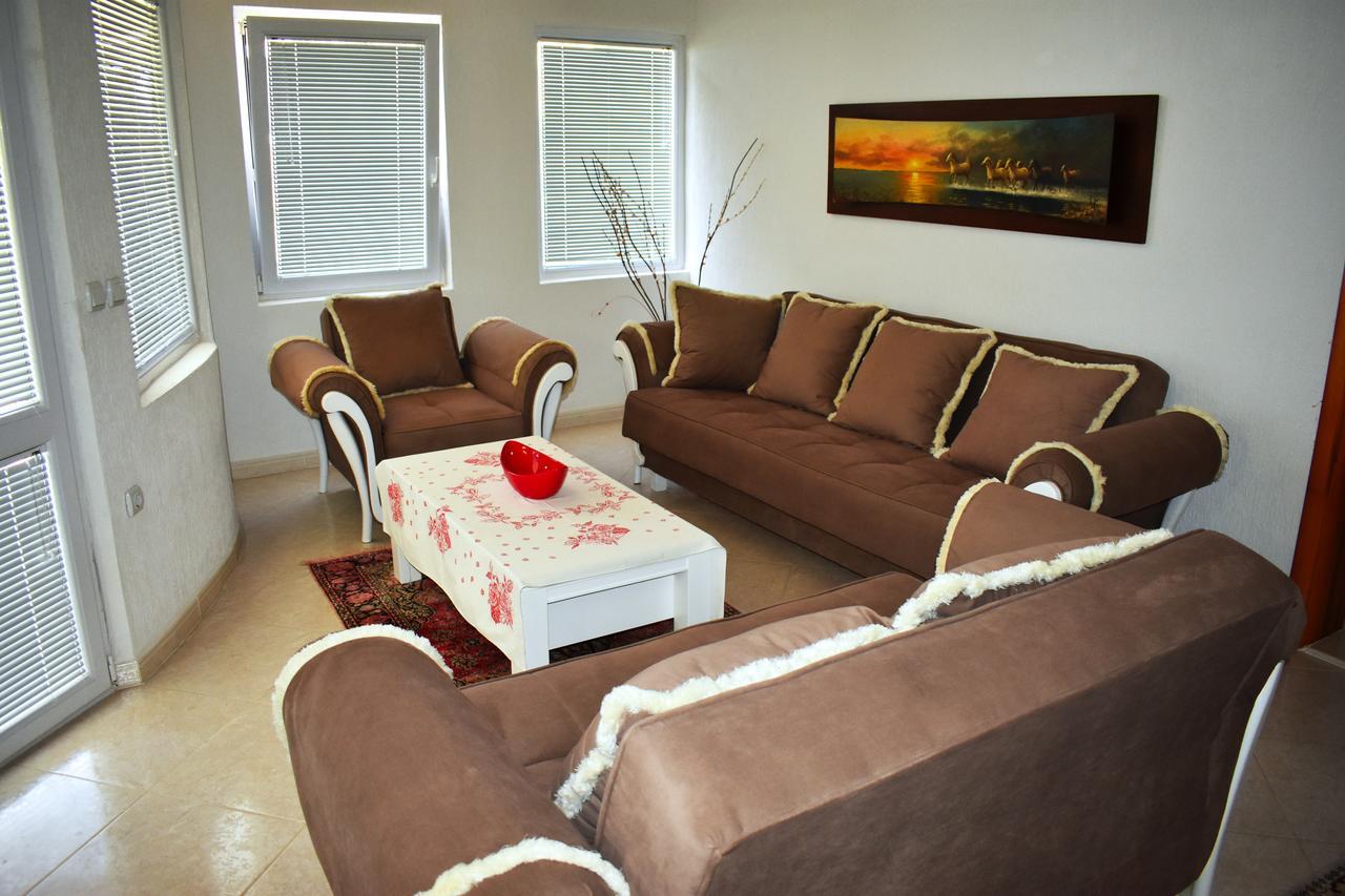 Guest House Aldin Ulcinj Exteriör bild